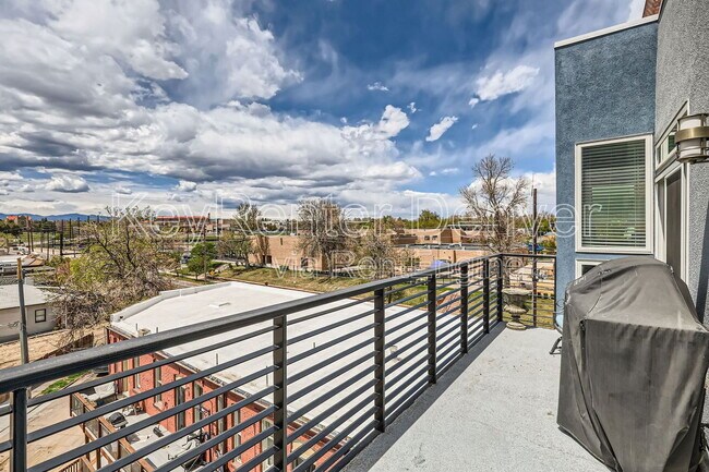 Building Photo - 2460 W 29th Ave