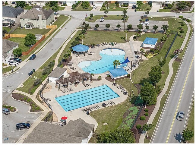 Building Photo - Community Pool