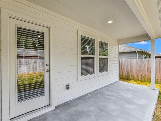 Building Photo - 1305 Camden Ln
