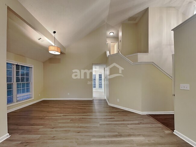 Building Photo - 670 Old Johnson Rd