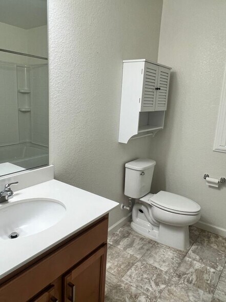 Building Photo - 1435 W Woodward Ave