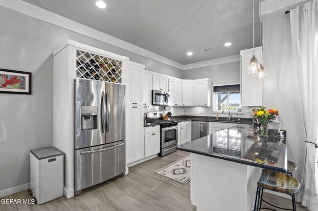 Building Photo - 2332 Tierra Delmonte Dr