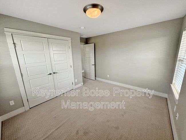 Building Photo - 2784 S Trailwood Way