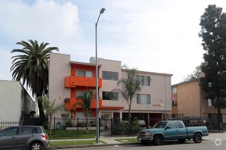 Building Photo - 1540 S Gramercy Pl