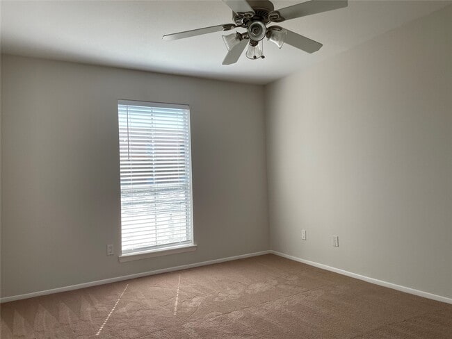 Building Photo - 18800 Egret Bay Blvd