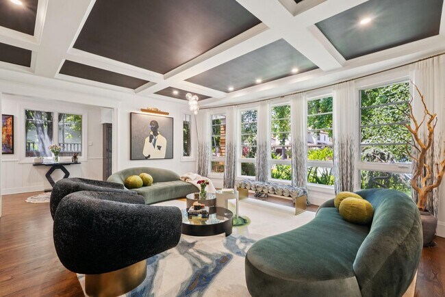 Building Photo - Beautifully Appointed 7-Bedroom Home with Lush Garden Setting in Palo Alto