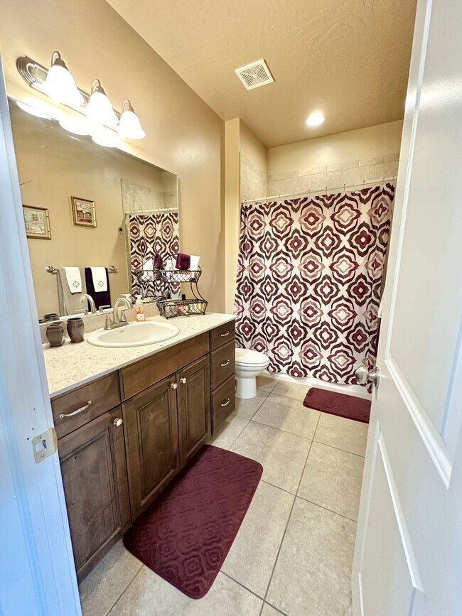 Building Photo - Short term lease! Beautiful Furnished St. George Home!!