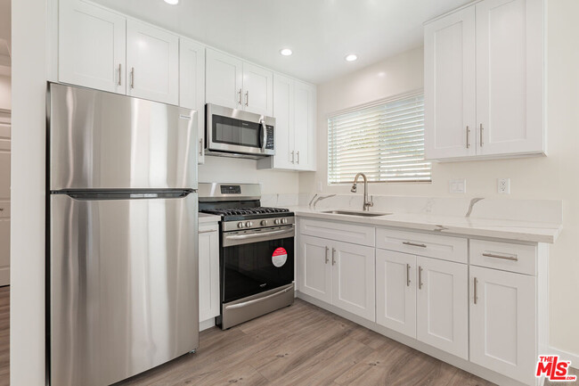Building Photo - 1049 Sonora Ave