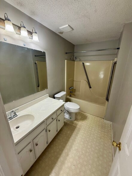 Building Photo - 1506 Remington Dr