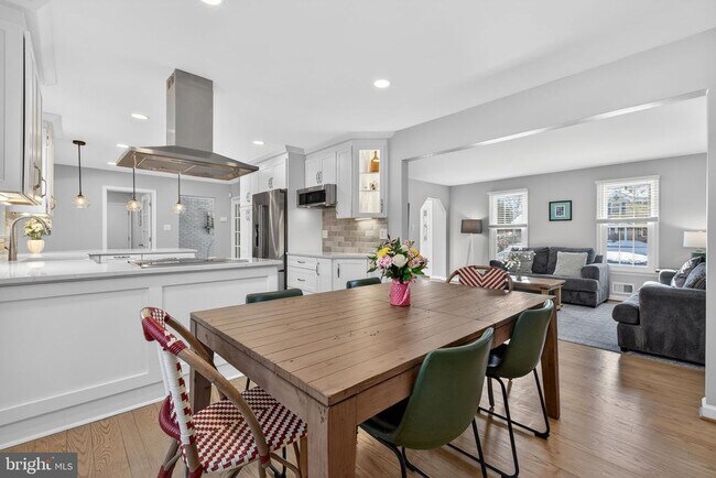 Building Photo - 11922 Holly Spring Dr