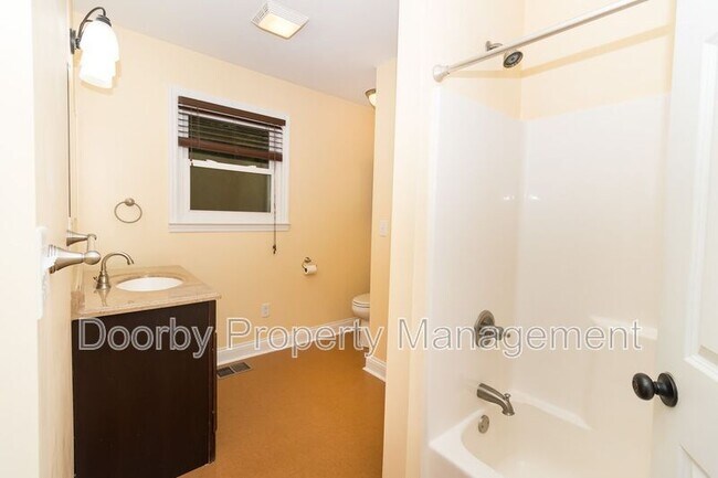 Building Photo - 1123 John Ross Rd