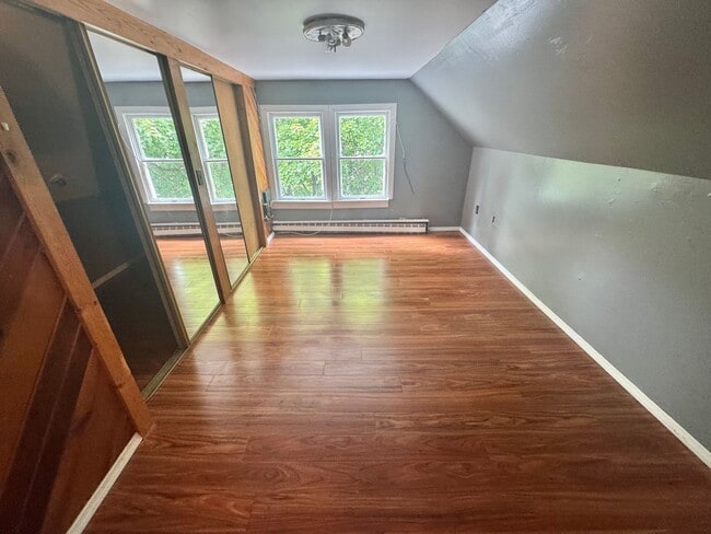 Building Photo - Stunning Renovated 6-Bedroom Home Near Dow...