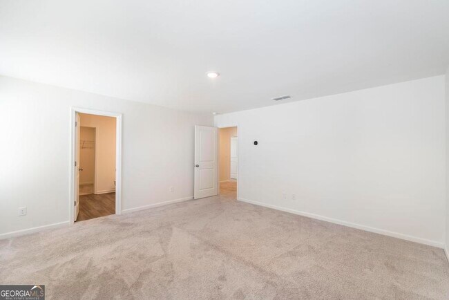 Building Photo - 105 Flat Rock Ml Trl