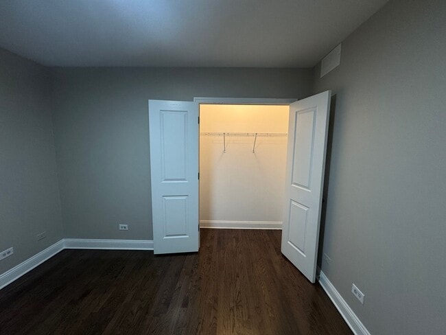 Building Photo - Stunning gut-renovated 3-bedroom, 2-bath condo in South Shore