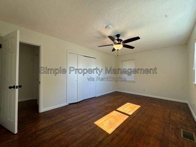 Building Photo - 816 Willow Ln