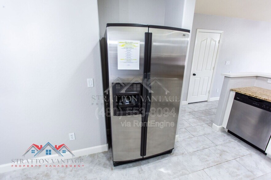 Building Photo - 2105 W Allens Peak Dr