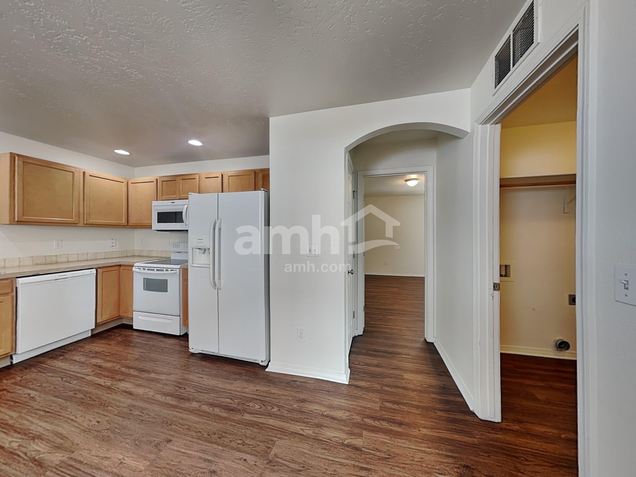 Building Photo - 4431 N Elsinore Ave