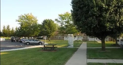 Building Photo - 995 Meadow Ln