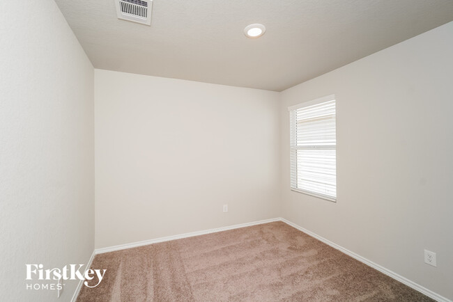 Building Photo - 10775 Prusiner Dr