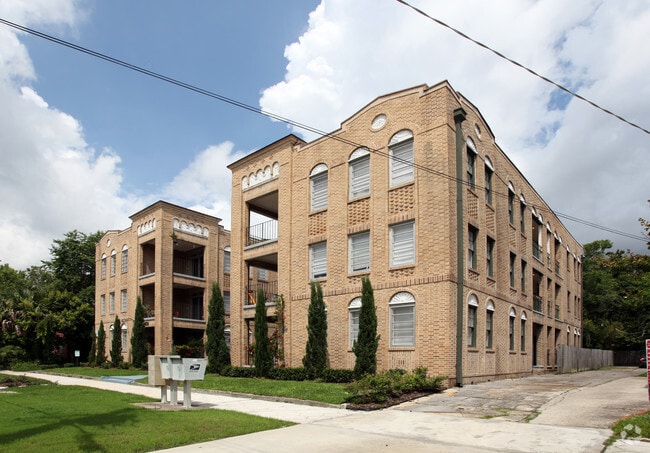 Primary Photo - 2829-2833 Herschel St