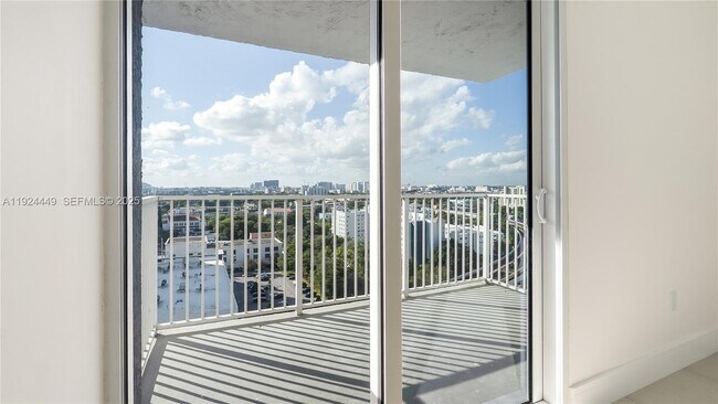 Building Photo - 850 N Miami Ave