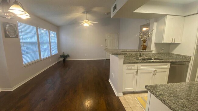 Building Photo - 1027 S Hiawassee Rd