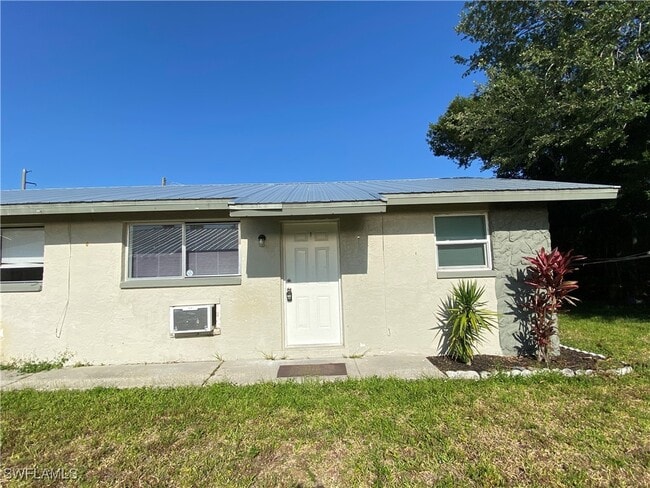 Building Photo - 3215 Jeffcott St