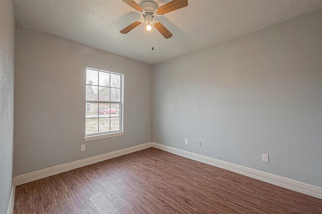 Building Photo - 4006 Sunflower St