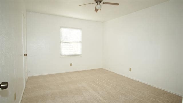 Building Photo - 2428 Sunflower Dr