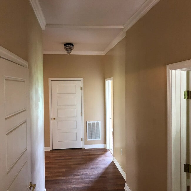 Building Photo - 123 N Norris Dr