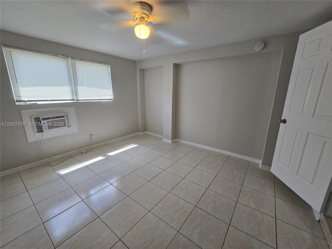 Building Photo - 2348 NW 15th St