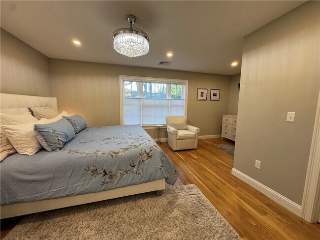 Building Photo - 25 Franklin Rd