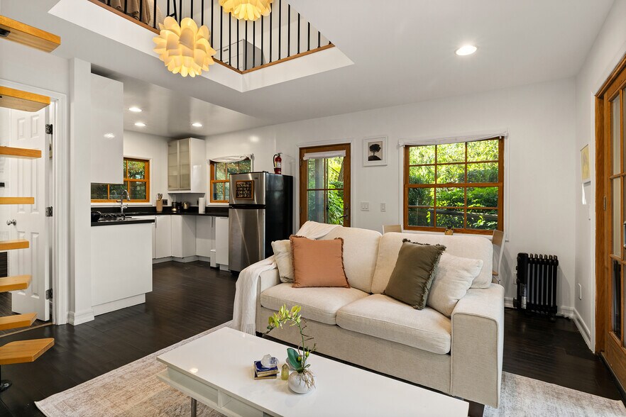 Building Photo - 21487 Encina Rd