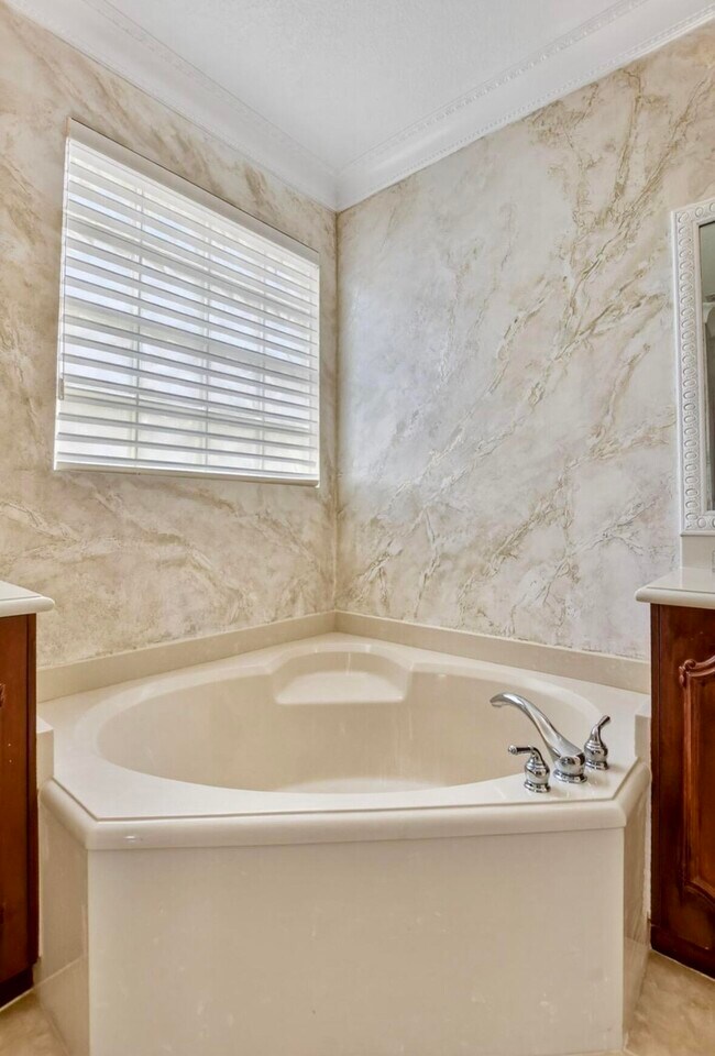 Building Photo - 7879 Monarch Ct