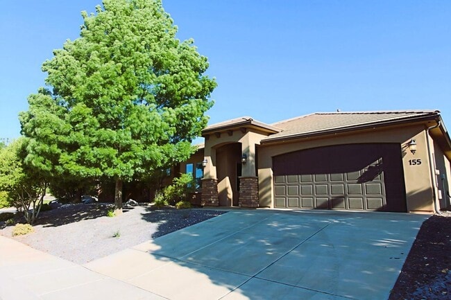 Building Photo - Beautiful Hobble Creek 4 Bed/2 Ba NEW FLOORS & PAINT