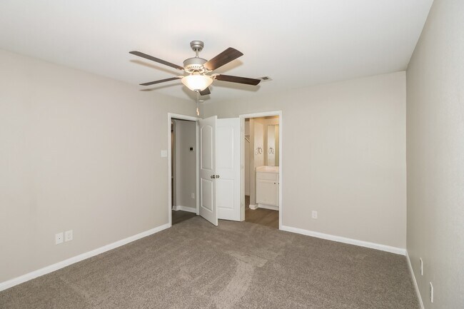 Building Photo - 26120 Hals Dr