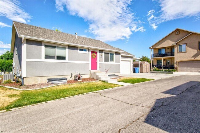 Building Photo - 288 W 580 N