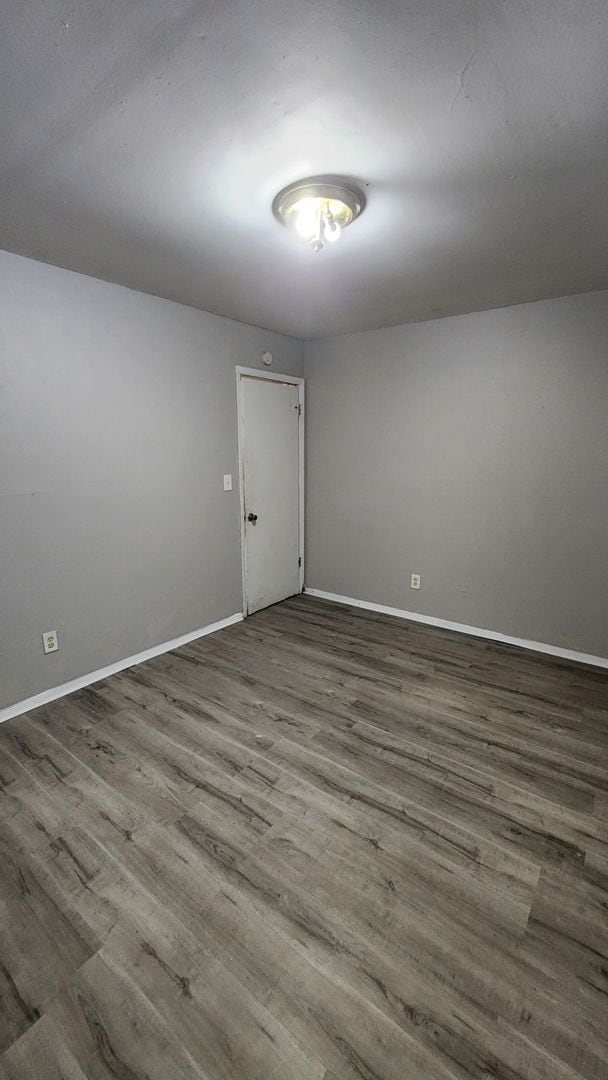 Building Photo - Holmes1644