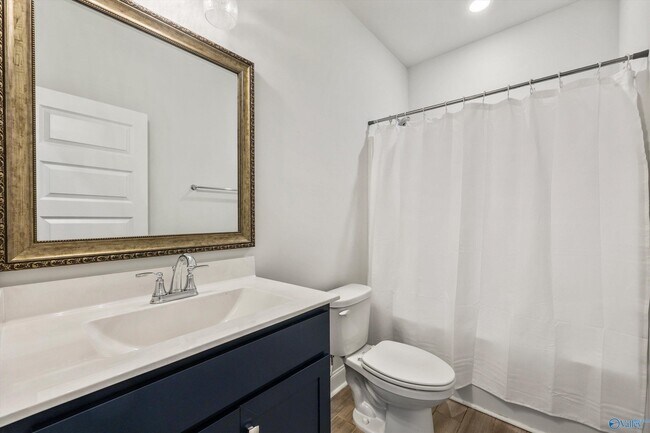 Building Photo - 17246 Chelsea St