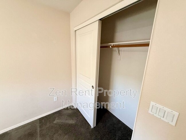 Building Photo - 3870 S Laurel Way