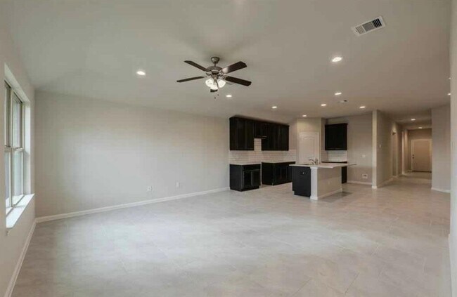 Building Photo - 2730 Bergen Bay Ln