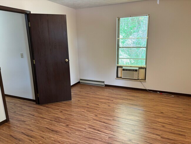 Building Photo - 333 W Lake Ave