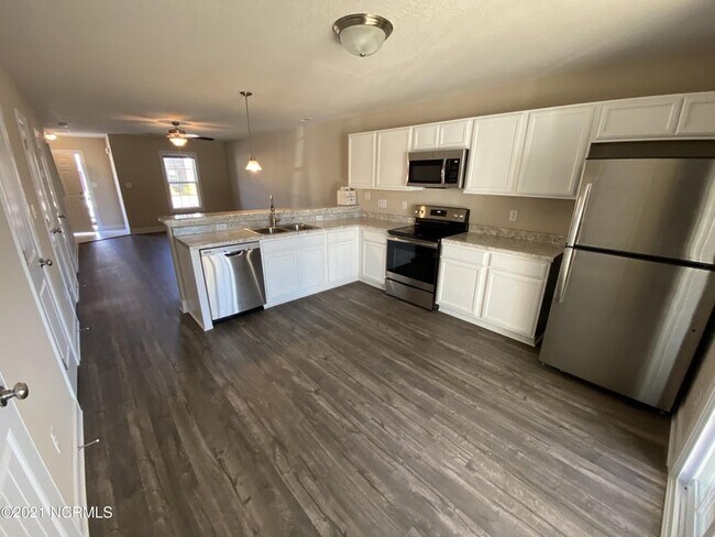 Building Photo - 105 W Murrow Ln