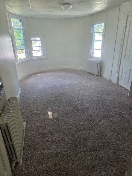 Building Photo - 412 Highland Ave