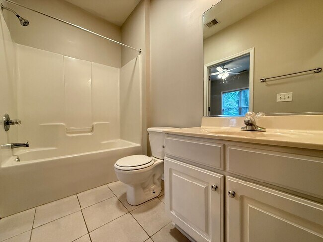 Building Photo - 6941 Hanesbrook Cir