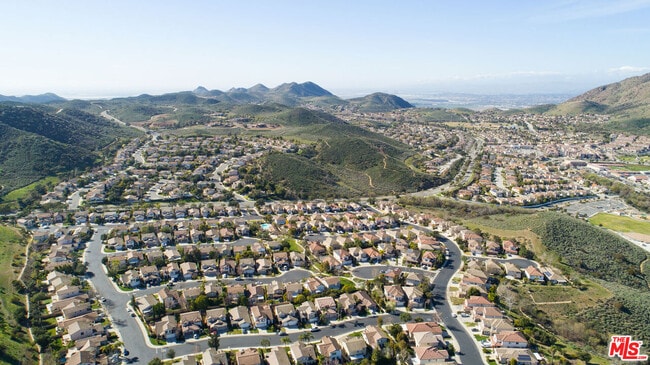 Building Photo - 4566 Via Del Rancho