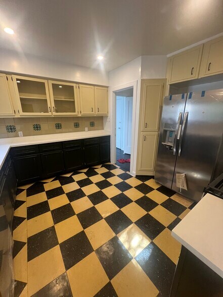 Building Photo - 1234 Keniston Ave