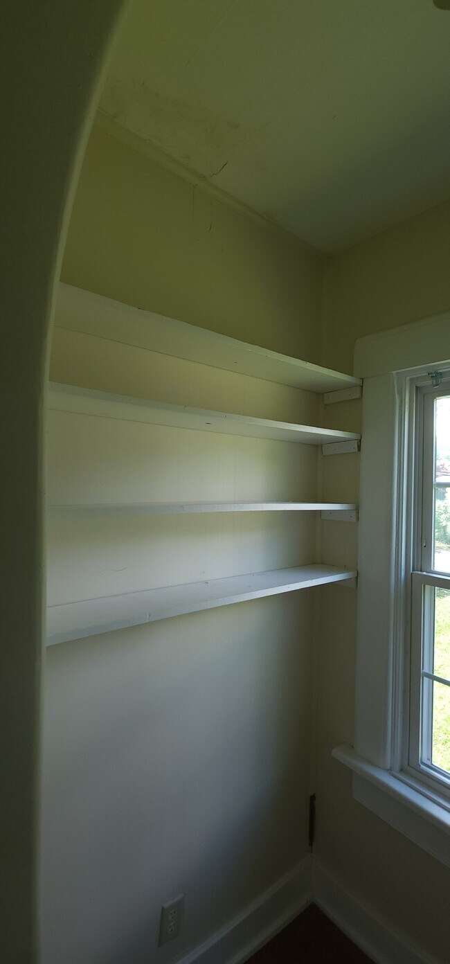 Building Photo - 446 Brightwood Ave