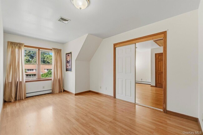 Building Photo - 539 Elizabeth Rd