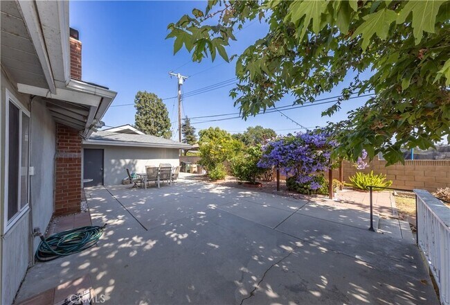 Building Photo - 4661 Woodhaven Dr